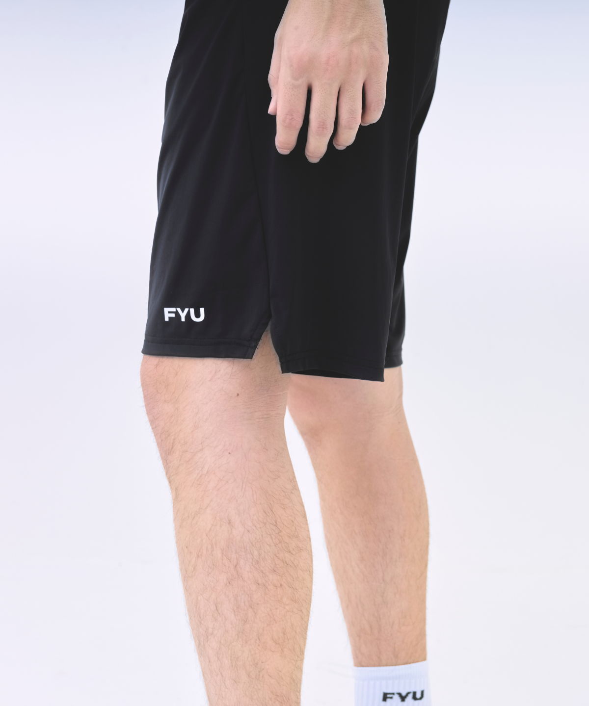 ATHLETIC MIDDLE SHORTS